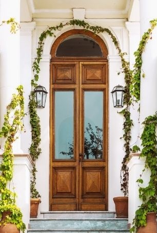 Porte d'entrée vitrée en bois